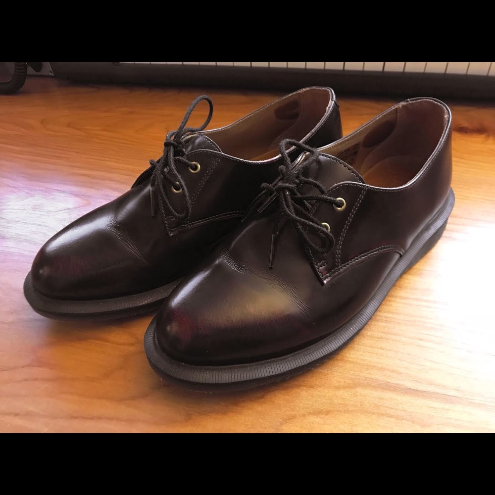 Dr Martens Brook shoes in red